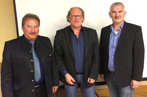 Ortsvorsitzender Hans Brandl, Dr. Armin Rüger und Uli Roth, stellv. Kreis- und Fraktionsvorsitzender